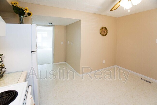 Building Photo - 11844 Cresta Verde Dr