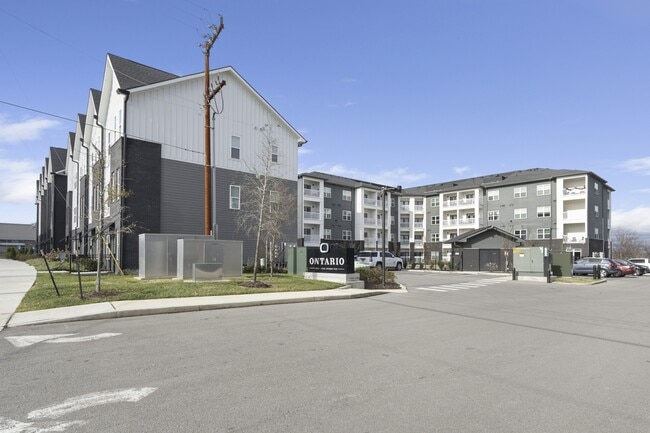 Building Photo - 1540 Lebanon Pike