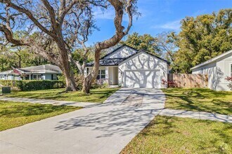 Building Photo - 9310 N Willow Ave