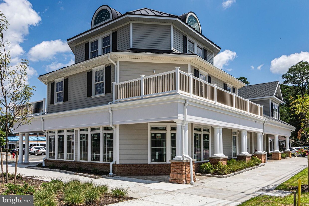 Primary Photo - 11 Cranbury Rd