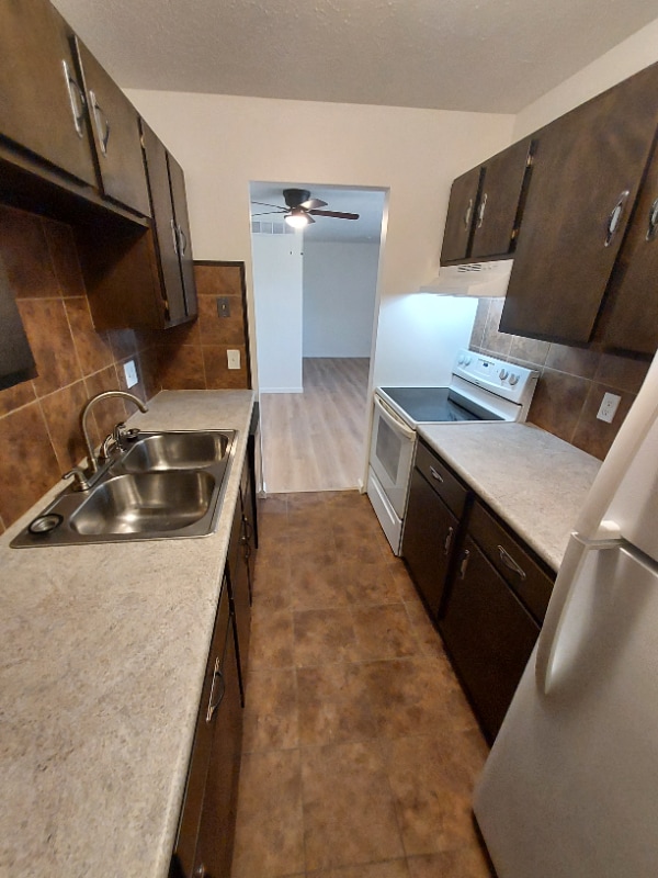 Building Photo - 801 Dondee Dr