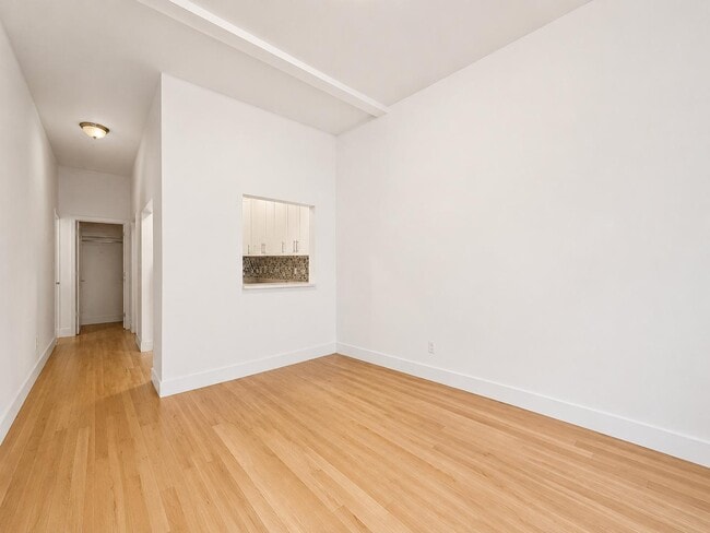 Building Photo - 346 W 52nd St
