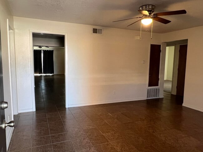 Foto del edificio - 8902 Aztec Rd NE