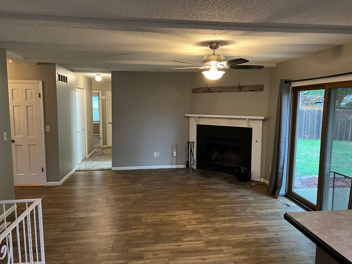 2 Gayle Ct, Valley Center, KS 67147 House Rental in Valley Center, KS