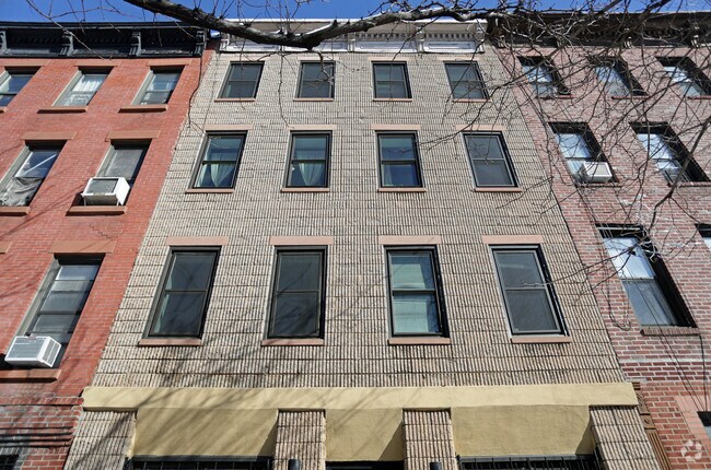 Foto del edificio - 681 Union St