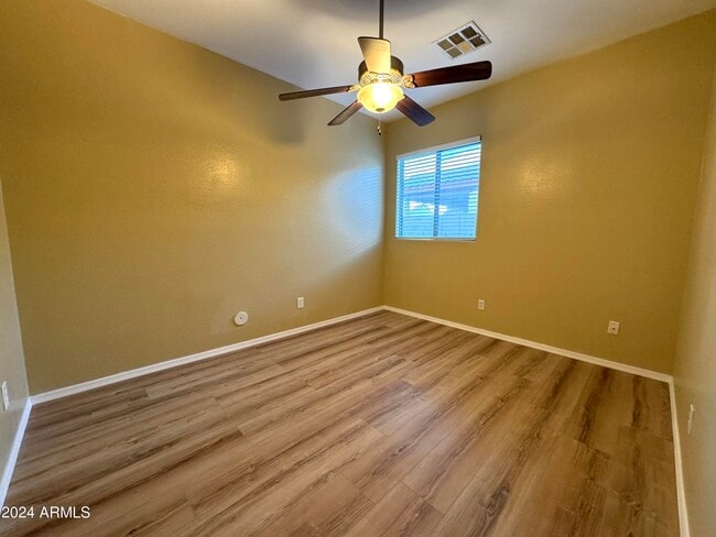 Foto del edificio - 2524 W Fawn Dr