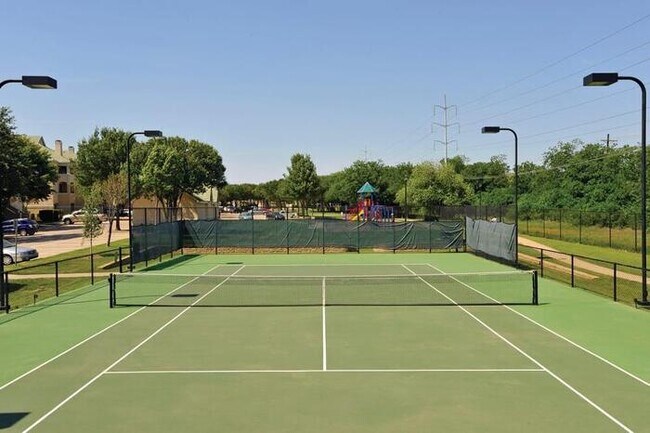 Foto del edificio - 3950 Spring Valley Rd