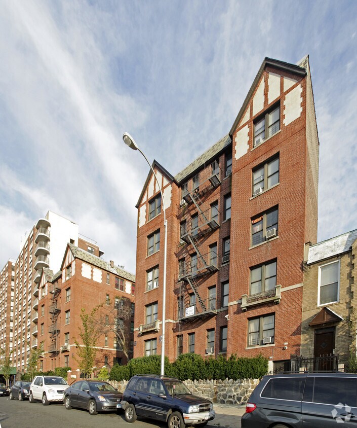 Building Photo - 2518-2520 Webb Ave