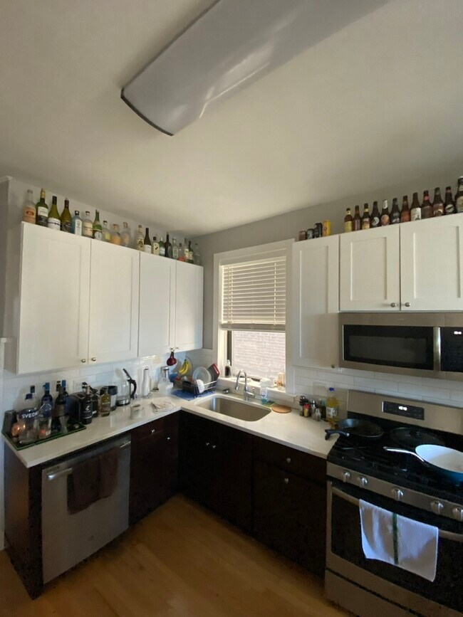 Foto del edificio - 4847 N Damen Ave
