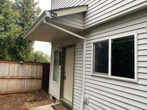 Building Photo - 10420 NE Glisan St
