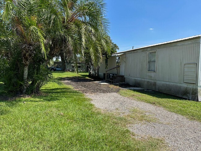 Foto del edificio - 3/2 Mobile Home  Dover