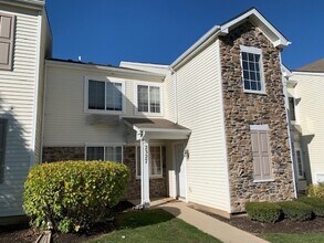 Building Photo - 2327 Silverstone Dr