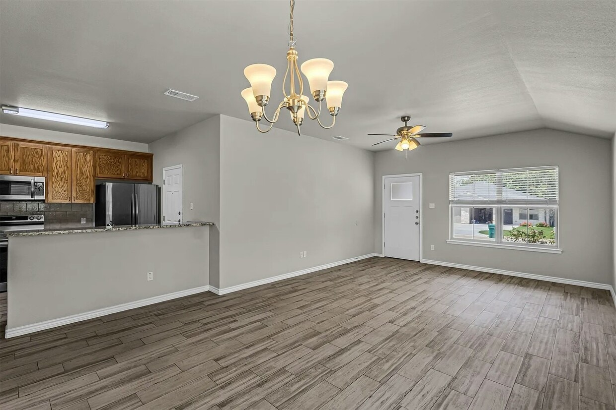 Building Photo - 344 Arnold Dr
