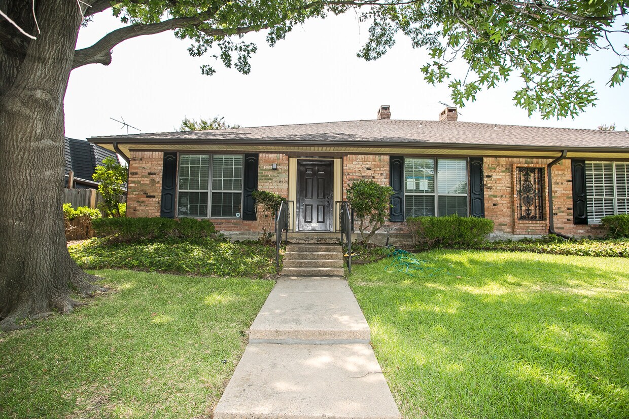 Primary Photo - 10662 Pagewood Dr