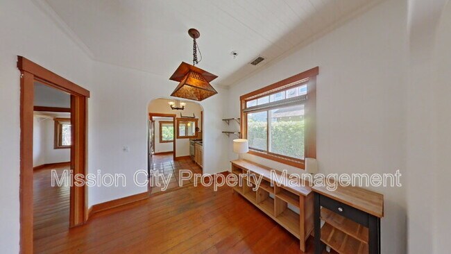 Foto del edificio - 1110 Curley Ave