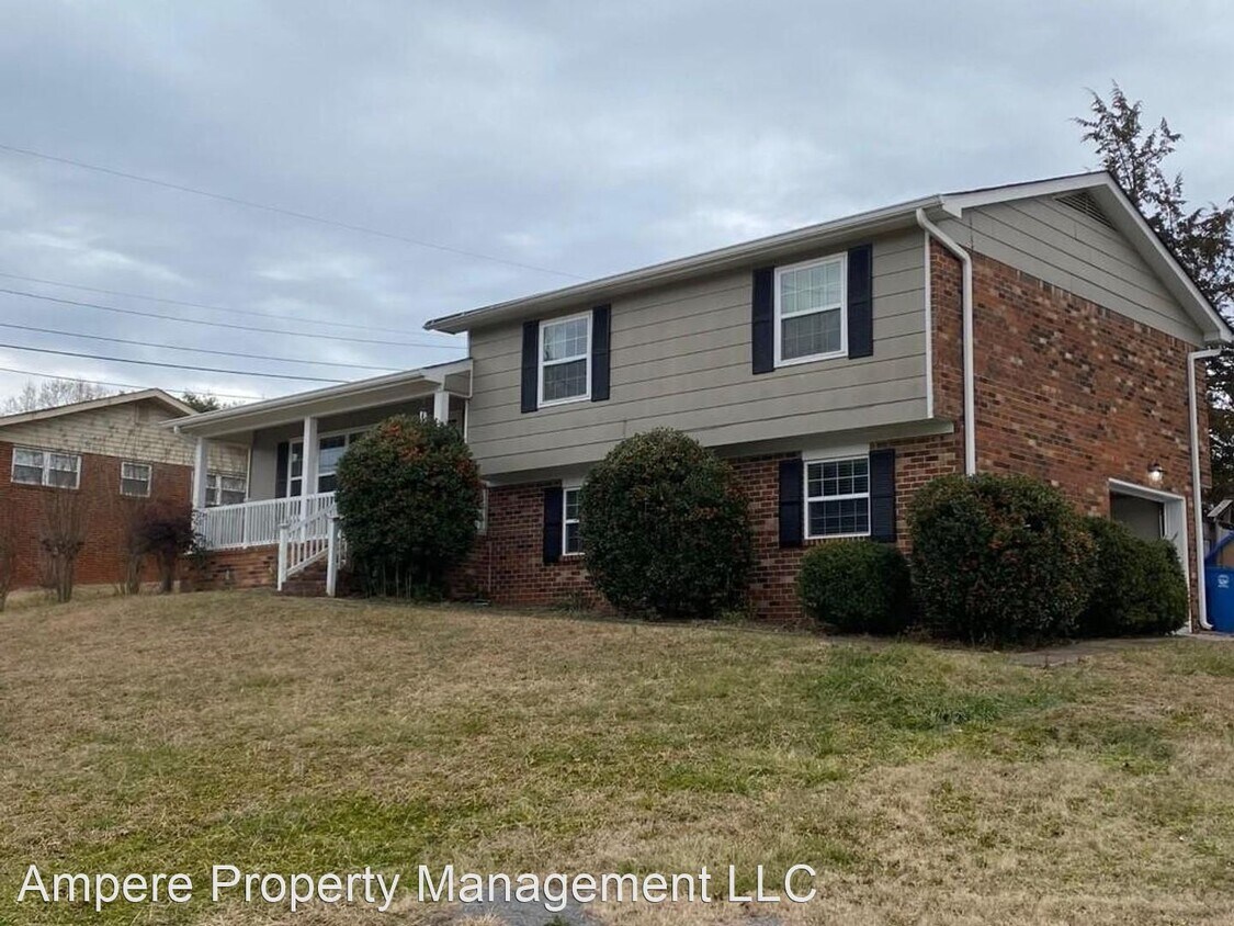 3 br, 2.5 bath House 4030 Norcross Rd House Rental in Chattanooga