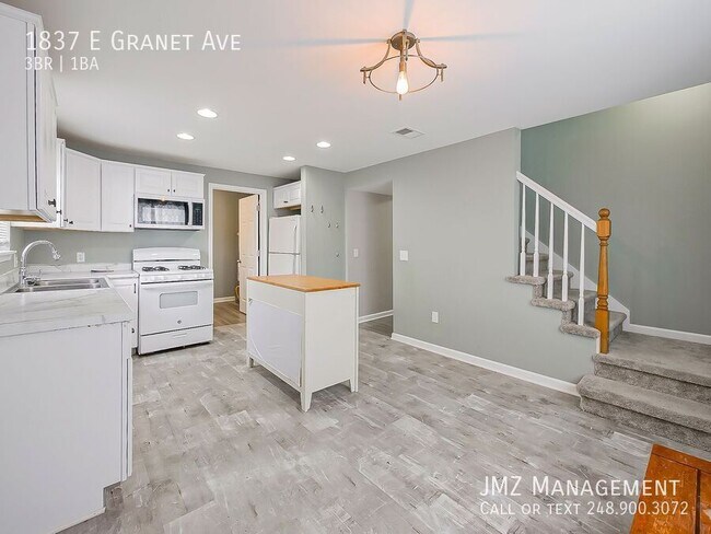 Building Photo - 1837 E Granet Ave