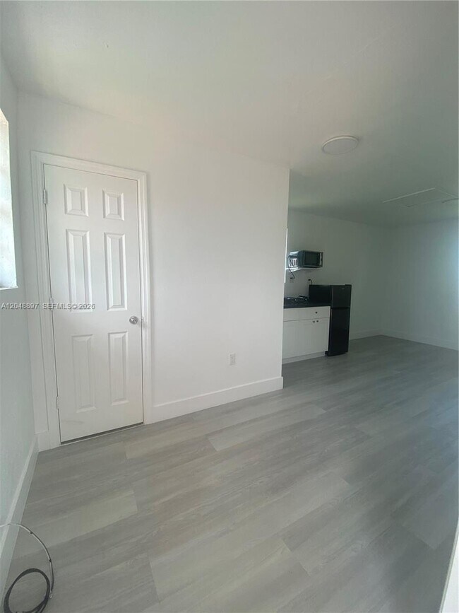 Building Photo - 15130 Tyler St