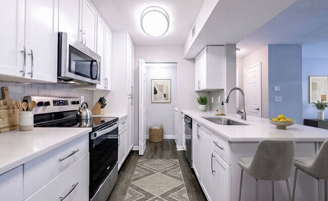 Foto del edificio - Luxurious 1-Bedroom Apartment in Atlanta’s Upper Westside | In-Home Washer & Dryer