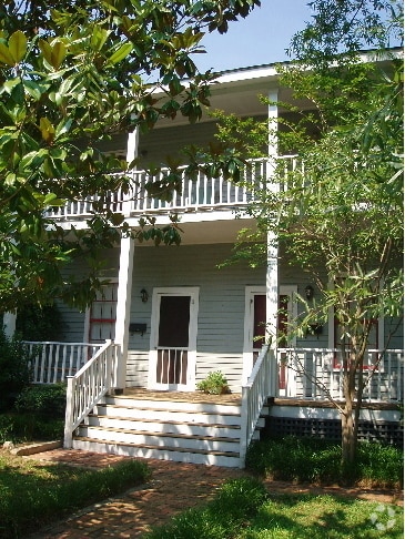 Building Photo - 226 Tryon St