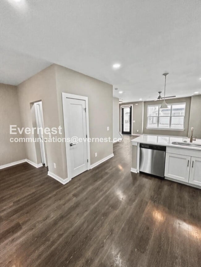 Building Photo - 608 Mason Ward Pl