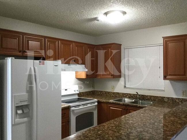 Building Photo - 3085 Lighthouse Pl