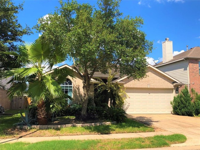Building Photo - 10027 Driftwood Park Dr