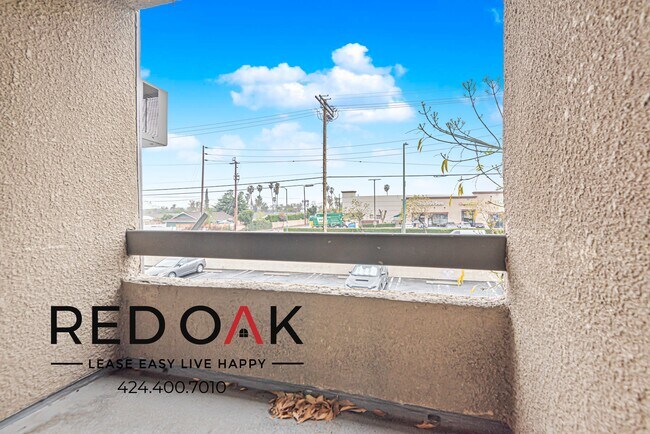 Building Photo - 8614 Woodley Ave