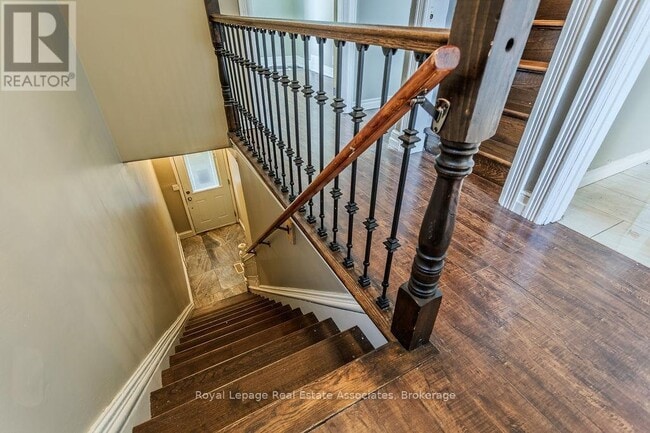 Photo du bâtiment - 19 Sanford Ave S