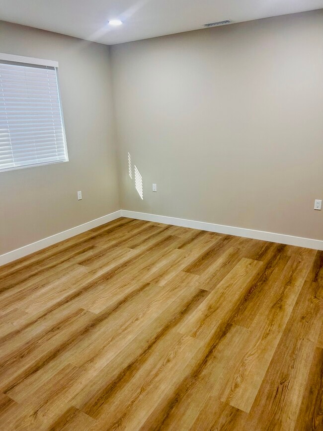 Building Photo - 731 S Bonnie Beach Pl