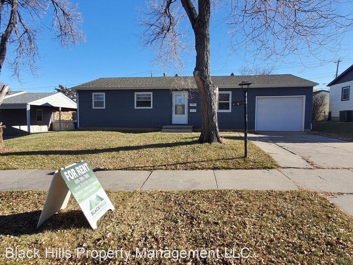 Foto principal - 3 br, 1 bath House - 3510 Maple Ave