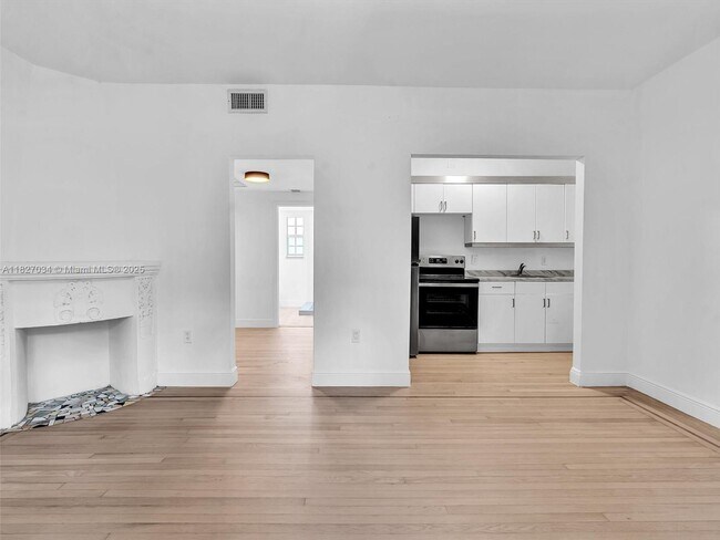 Building Photo - 1219 Meridian Ave