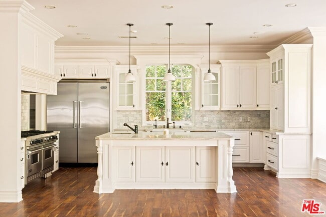 Foto del edificio - 765 N Almar Ave