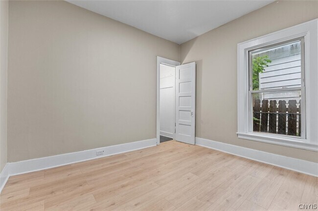 Foto del edificio - 712 Oak St