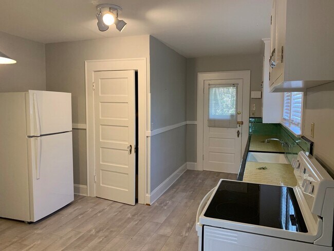 Foto del edificio - 2bed/1 Bath Bungalow in Rose City/Alameda