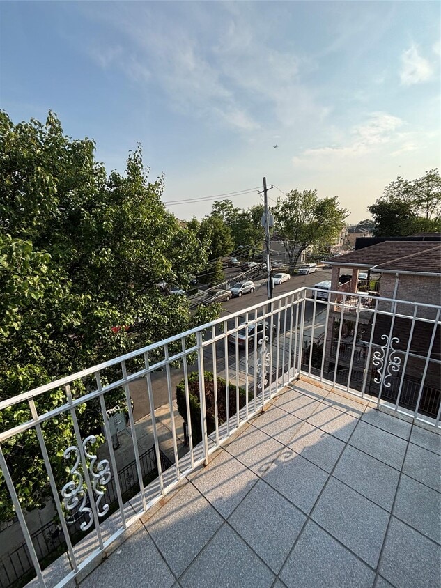 Primary Photo - 3309 Griswold Ave