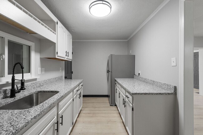 Foto del edificio - Stunning 2 bedroom home in Whitaker available January 15!