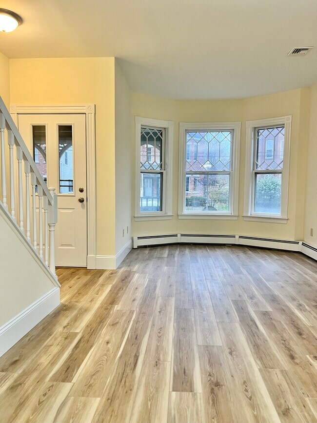 Living Room - 32 Putnam Hts