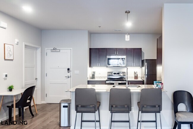 Foto del edificio - 2023 N Broadmoor Ave