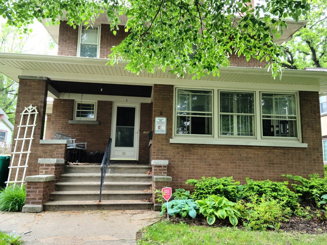 16 Manor Ct Unit 2, Joliet, IL 60436 Condo for Rent in Joliet, IL