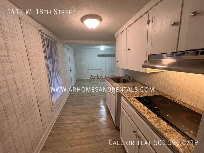 Building Photo - 1412 W 18th St