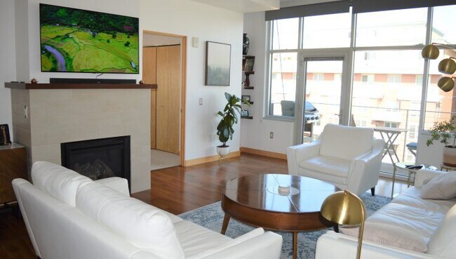 Foto del edificio - 309 W Washington Ave