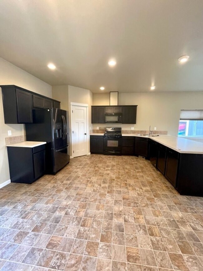 Foto del edificio - Beautiful 3 Bedroom Single Level home in SE Bend!