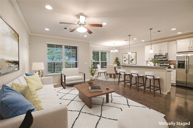 Foto del edificio - 13400 Briarwick Dr