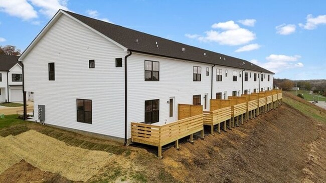 Building Photo - 3bd Lily at Chapman Trace + !!! First Days...