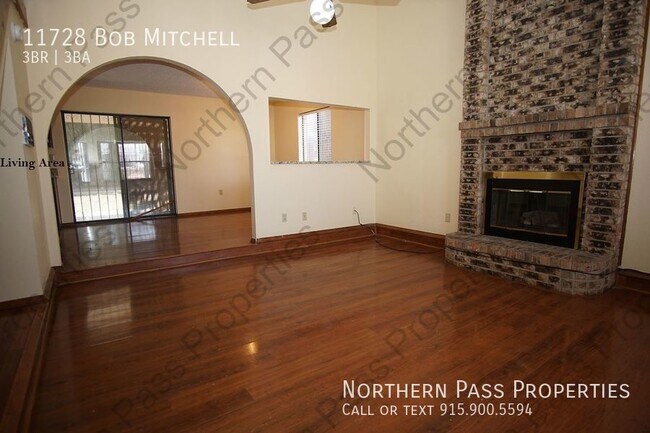 Foto del edificio - 11728 Bob Mitchell Dr