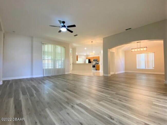 Building Photo - 11 Fernmeadow Ln