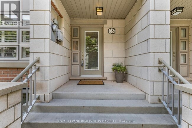 Building Photo - 2460-2460 Prince Michael Drive