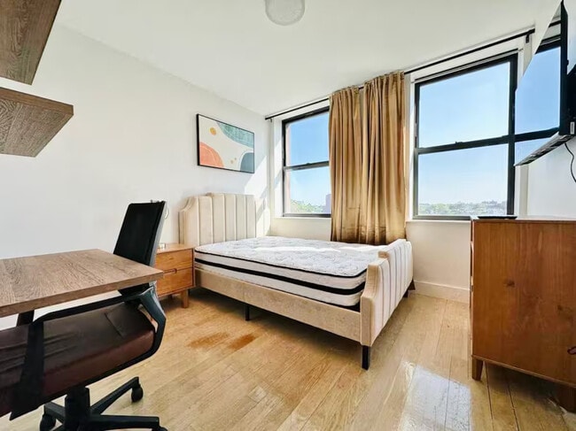 Foto del edificio - Furnished room/NOT APARTMENT