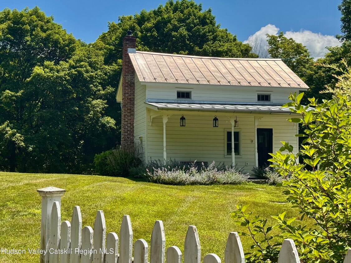 Foto principal - 64 E Pond Lilly Rd